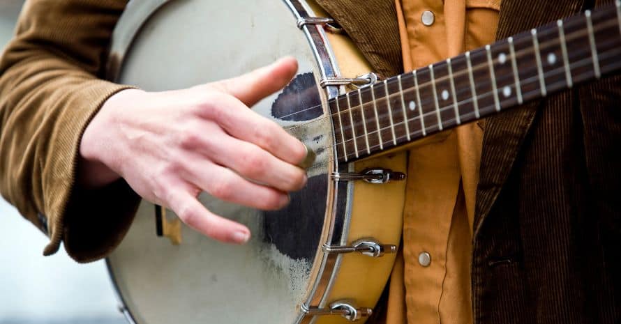 banjo strumming