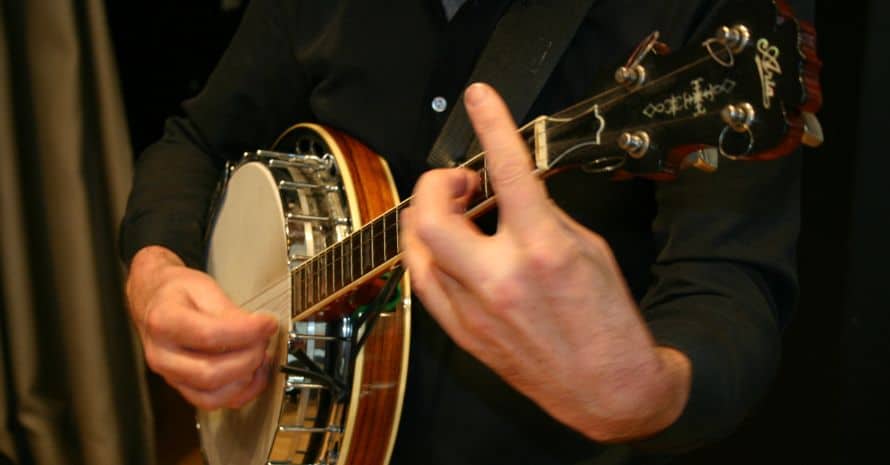 person playing banjo