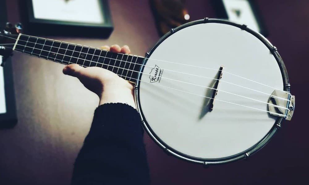 Clawhammer banjo