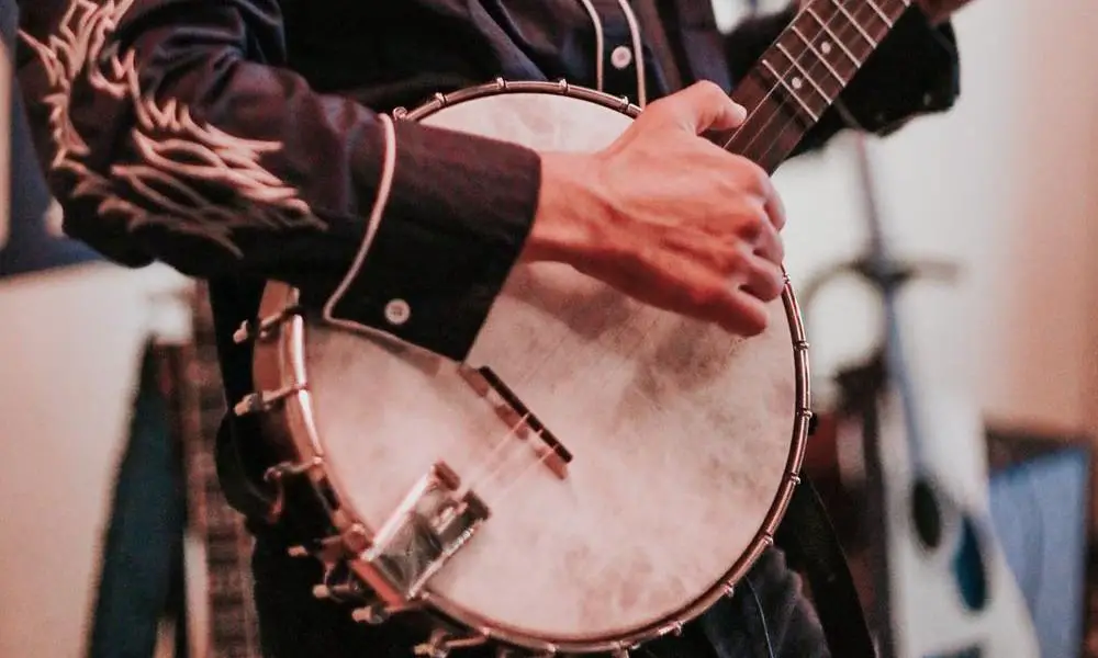 Clawhammer banjo itself