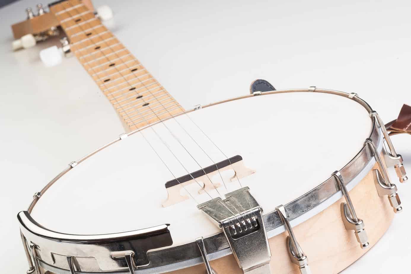 2. Placing The Strings On A 5-String Banjo