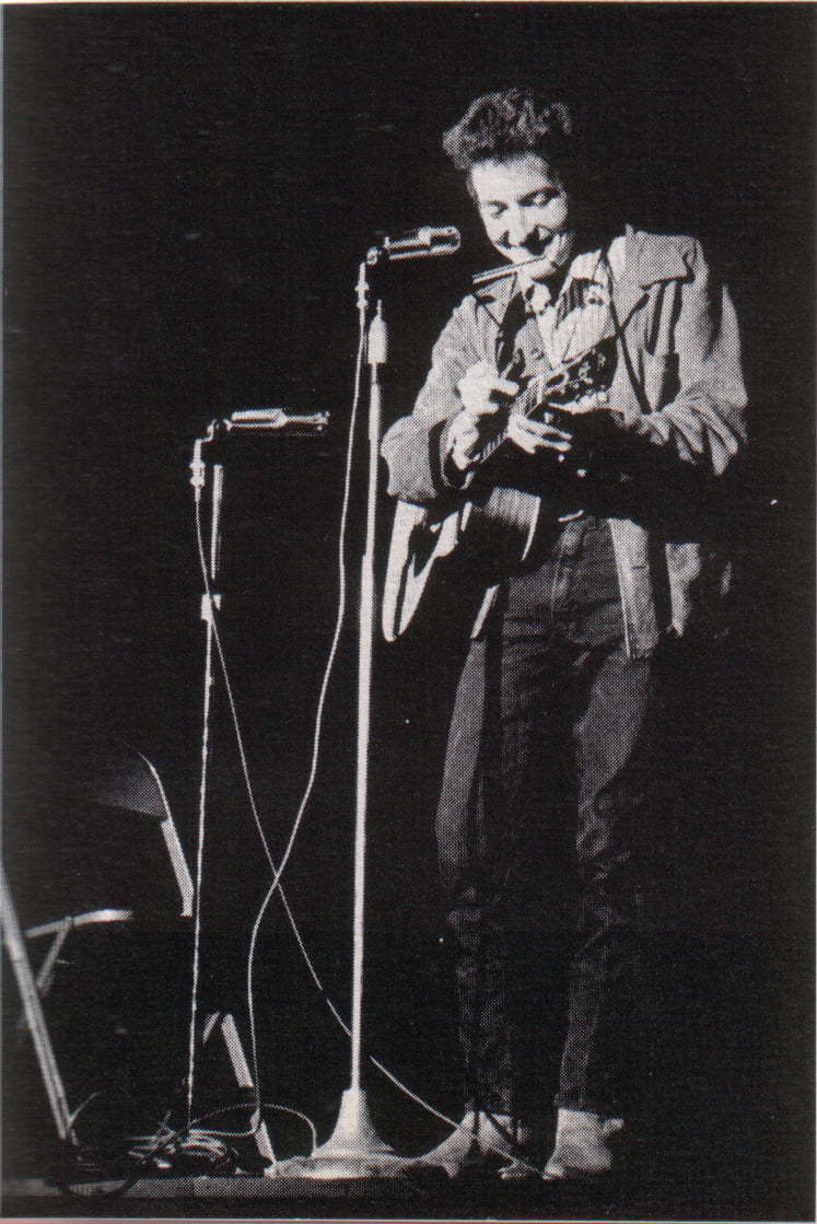 Bob Dylan'S Music And Harmonica Use