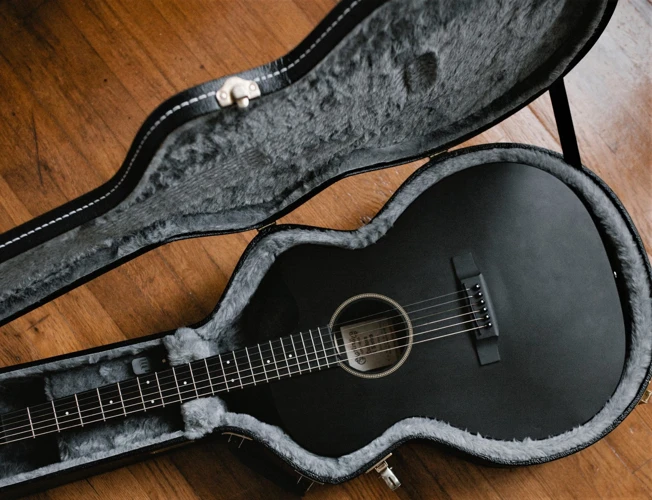 Features To Look For In Affordable Acoustic Guitar Cases