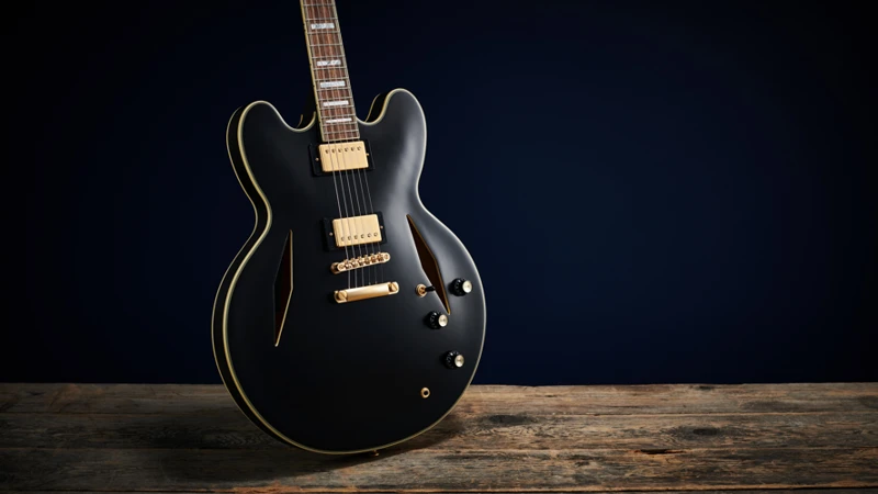 Pros And Cons Of Vintage And Modern Semi-Hollow Electric Guitars