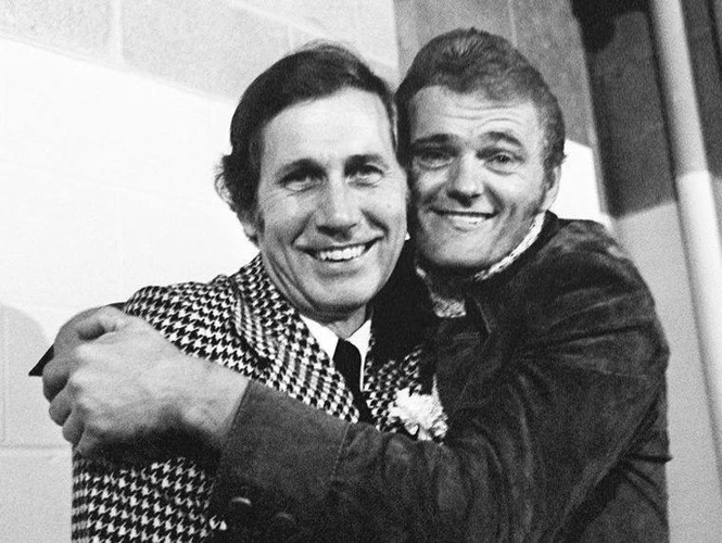 The Trailblazers: Chet Atkins And Jerry Reed'S Collaborators
