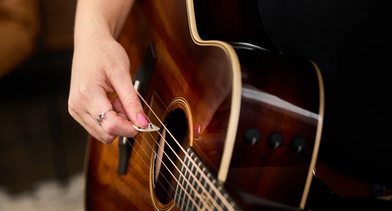 Why Choosing The Right Guitar Pick Is Crucial